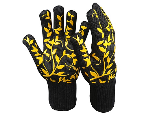 Heat Resistant Oven/BBQ Gloves with Yellow Silicone Pattern